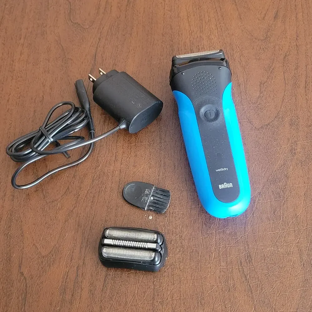 Braun 5409 Wet Dry Rechargeable Electric Razor Blue Black with Charger